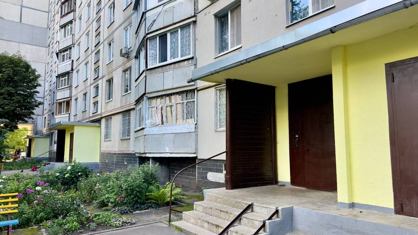 Новини Харкова: На Салтівському шосе ремонтують будинок'